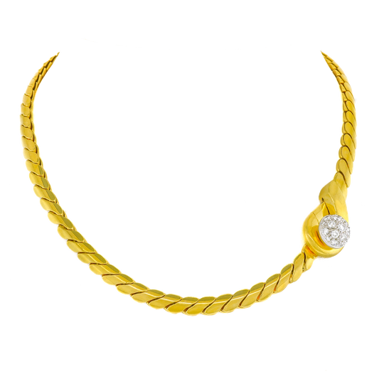 #24442 - Pomellato Gold Necklace with Decorative Diamond Catch