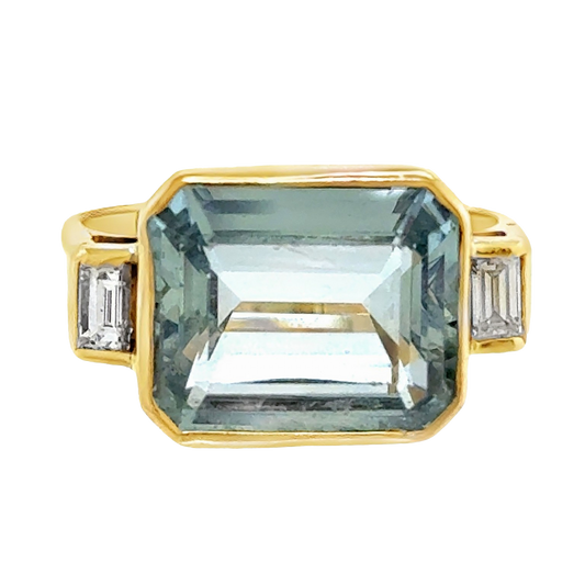 #27372 - 4.0 Carat Aquamarine and Diamond Ring